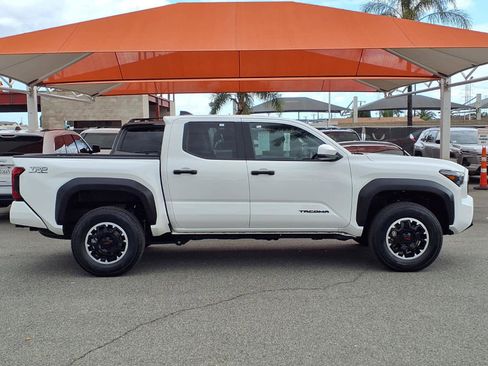 Certified 2024 Toyota Tacoma TRD Off-Road AWD/4WD image 3