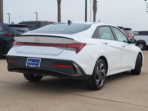 Certified 2025 Hyundai Elantra Sport image 4