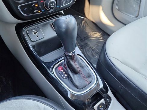 Used 2018 Jeep Compass Limited w/ Navigation Group image 27