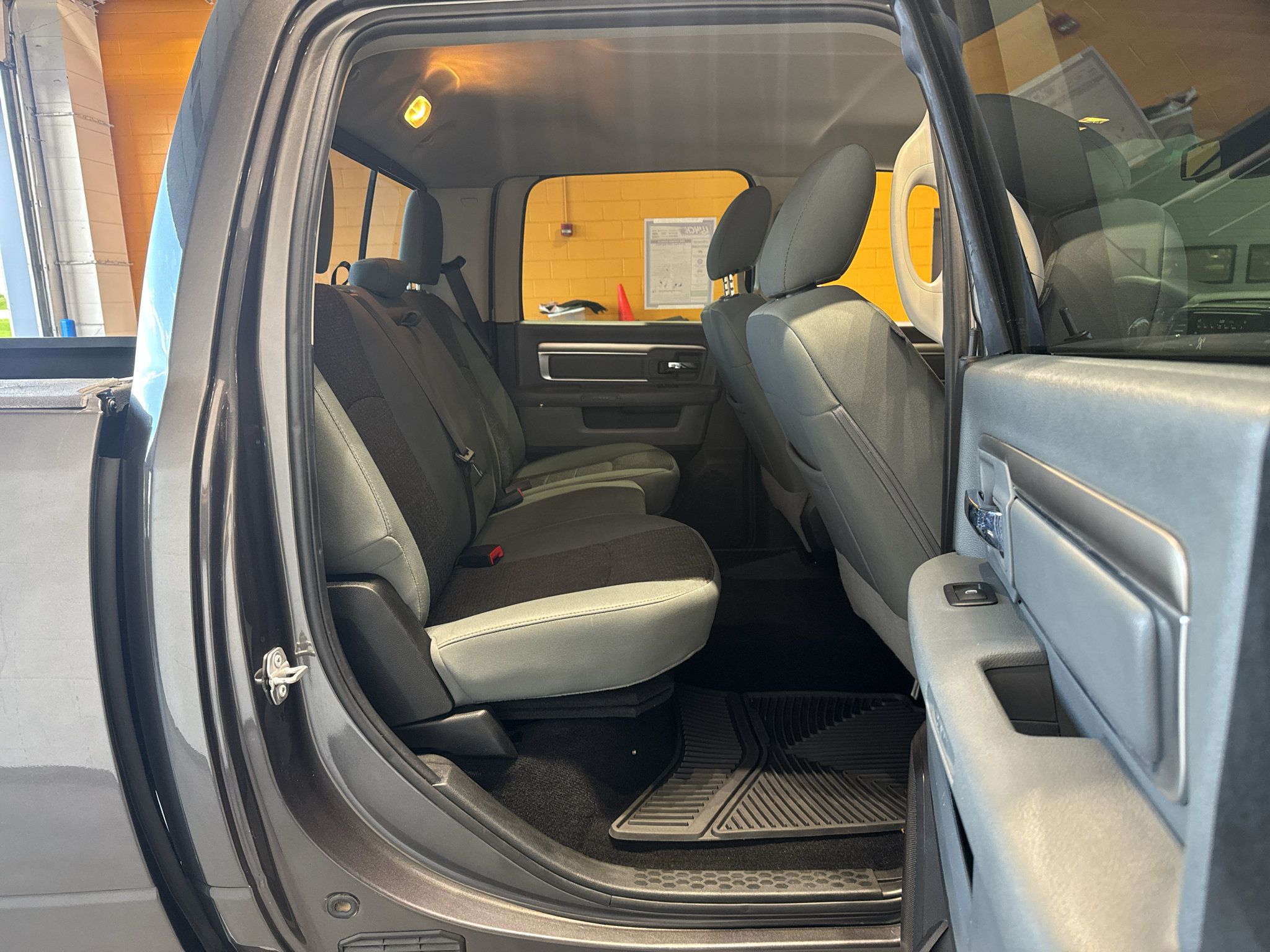 Used 2018 RAM 1500 Big Horn AWD/4WD image 18