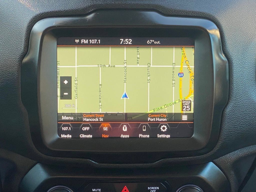 Used 2023 Jeep Renegade Latitude AWD/4WD image 22