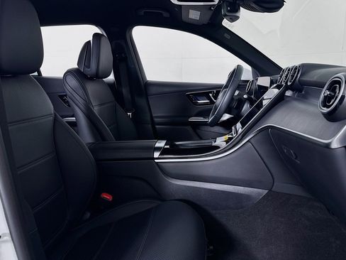 Certified 2026 Mercedes-Benz GLC 300 image 7