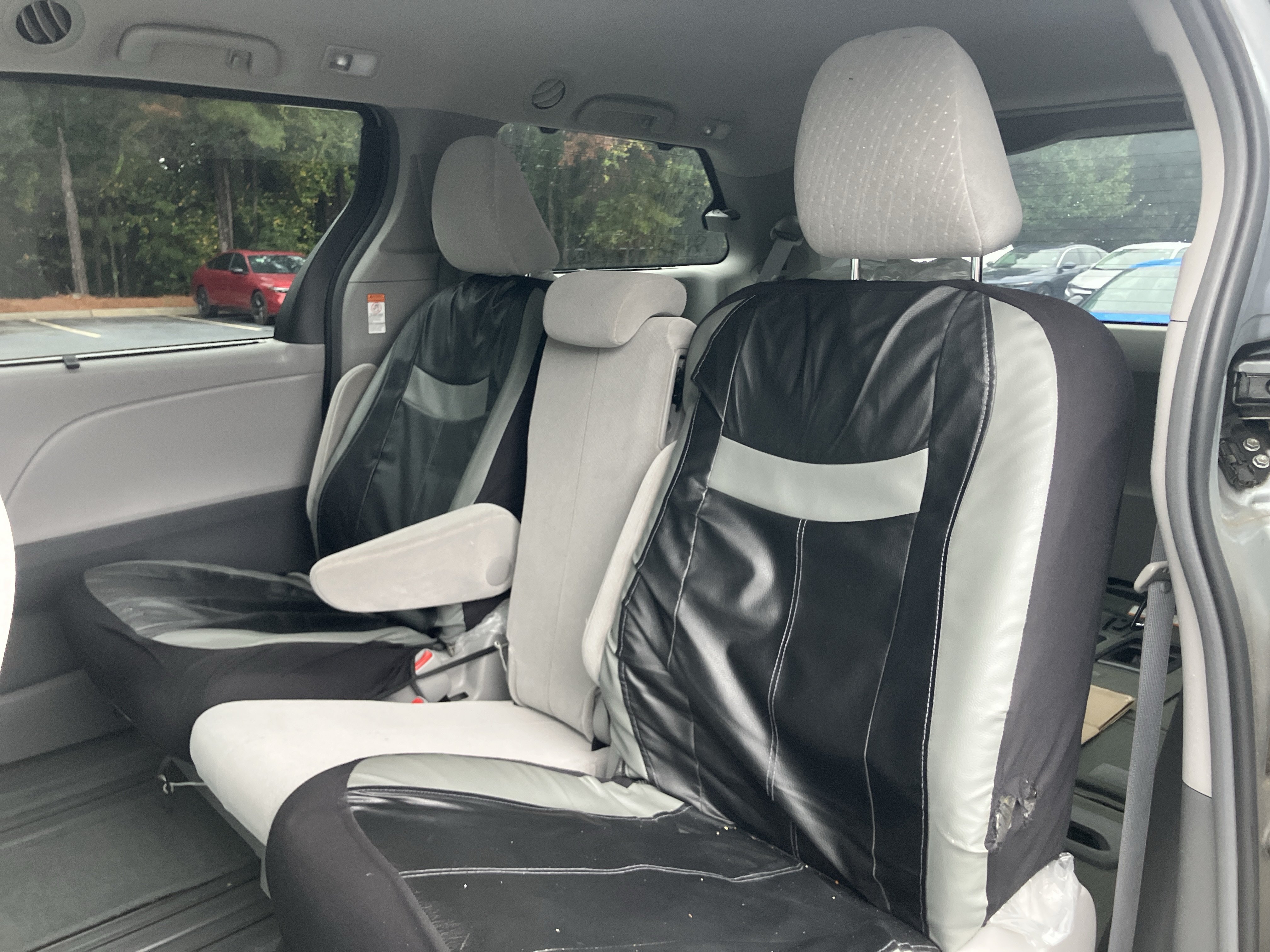 Used 2017 Toyota Sienna LE FWD image 9