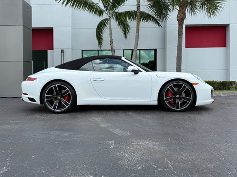 Used 2017 Porsche 911 Carrera S RWD image 3