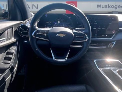 Used 2025 Chevrolet Equinox LT w/ Convenience Package II AWD/4WD image 8
