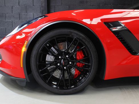 Used 2016 Chevrolet Corvette Z06 w/ 3LZ Preferred Equipment Group image 4