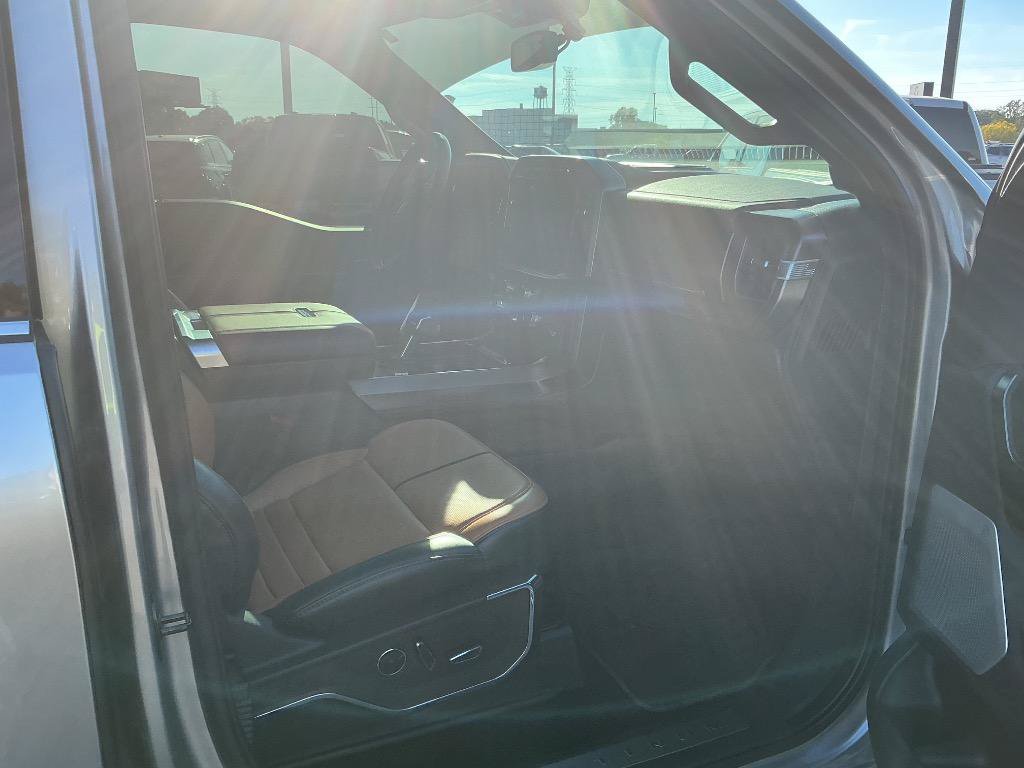 Used 2022 Ford F150 Platinum w/ Equipment Group 701A High AWD/4WD image 9