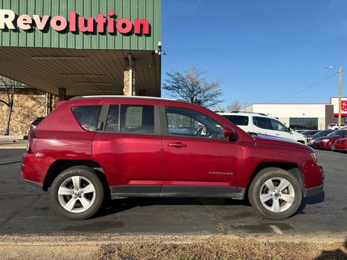 Used 2016 Jeep Compass Latitude AWD/4WD image 8