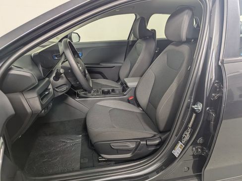 New 2025 Kia K4 LXS image 12