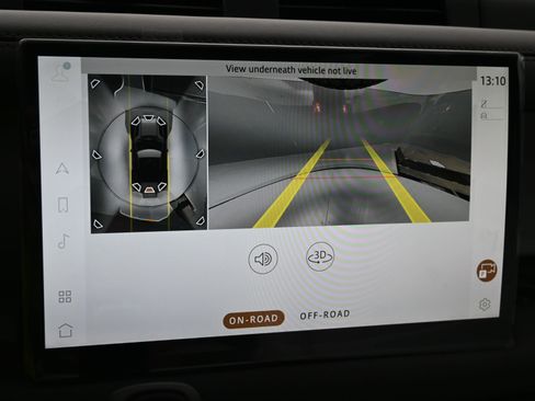 Certified 2025 Land Rover Defender 90 X-Dynamic SE image 15