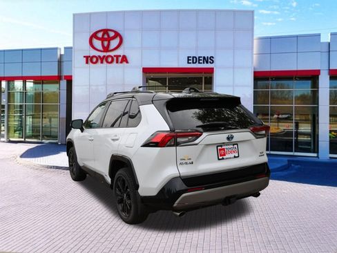 Used 2023 Toyota RAV4 XSE AWD/4WD image 8