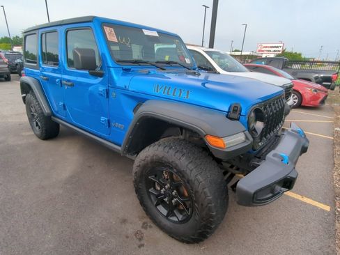 Used 2024 Jeep Wrangler Unlimited AWD/4WD image 2