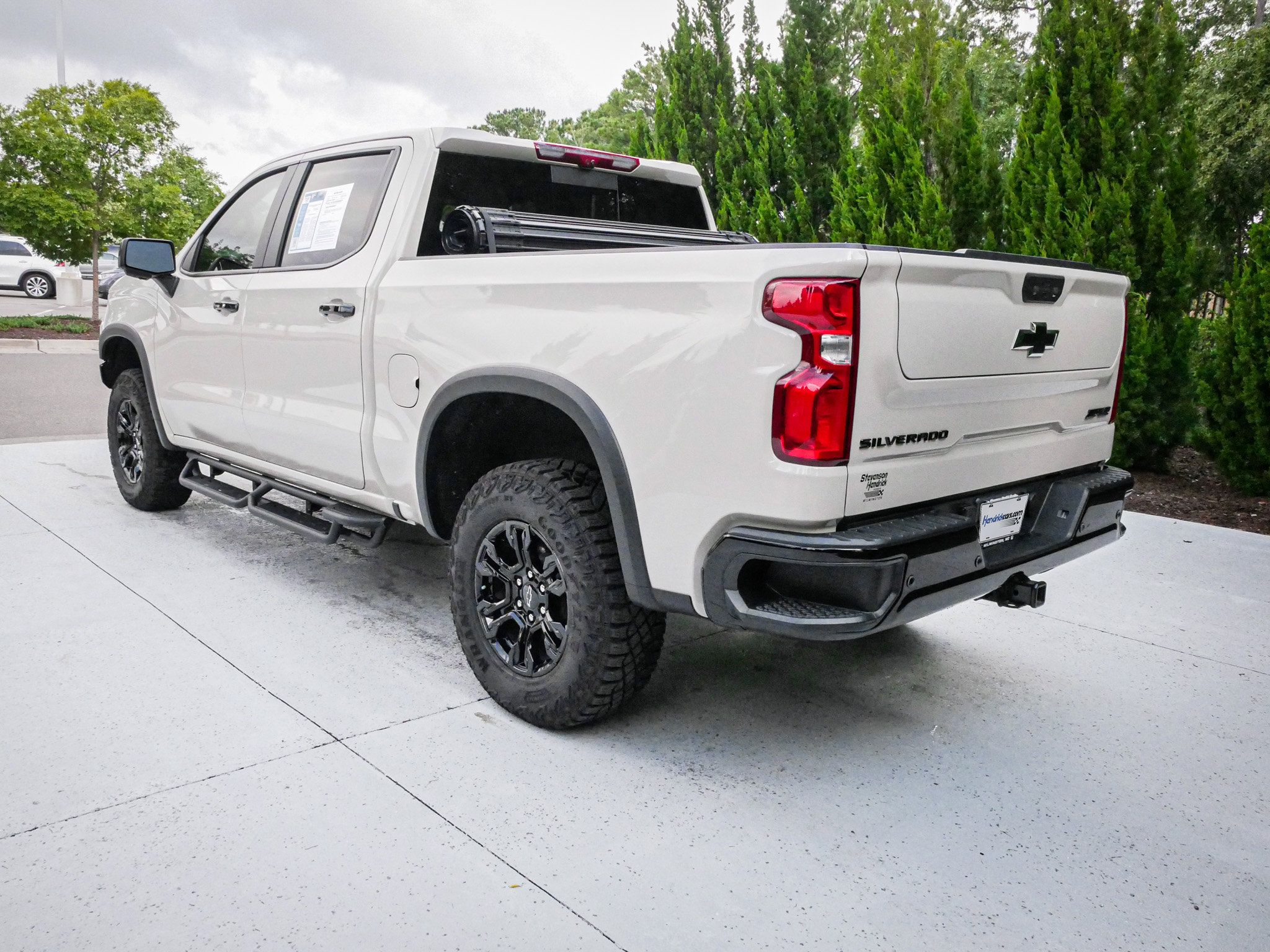 Used 2026 Chevrolet Silverado 1500 ZR2 w/ Dark Appearance Package AWD/4WD image 8