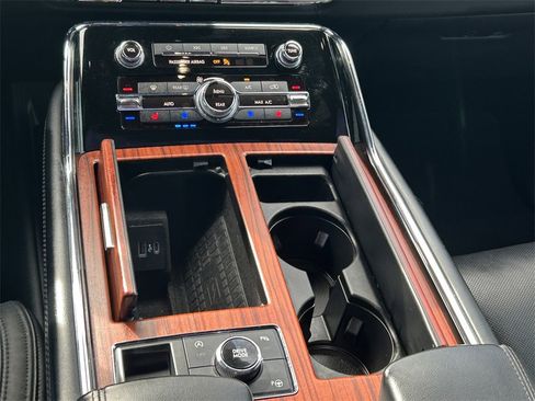 Used 2021 Lincoln Navigator Reserve w/ Luxury Package image 23