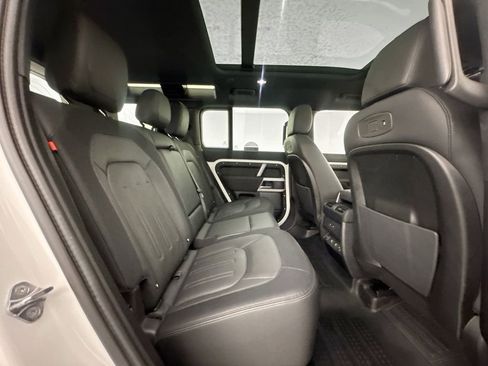 Certified 2022 Land Rover Defender 110 X-Dynamic SE AWD/4WD image 27