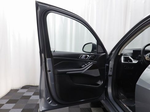 Certified 2025 BMW X7 xDrive40i w/ Premium Package image 4