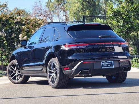 Used 2026 Porsche Macan AWD/4WD image 3