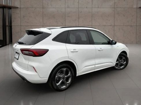 Used 2023 Ford Escape ST-Line image 4