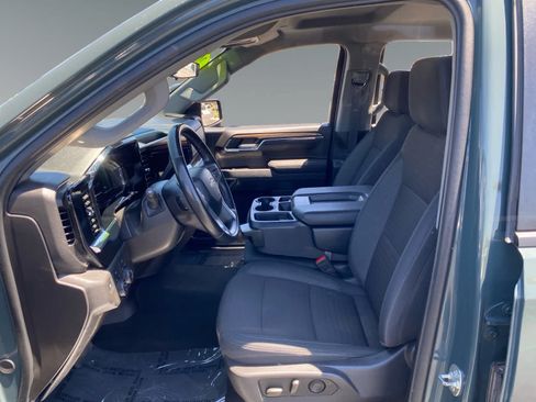 Used 2025 Chevrolet Silverado 1500 LT AWD/4WD image 9