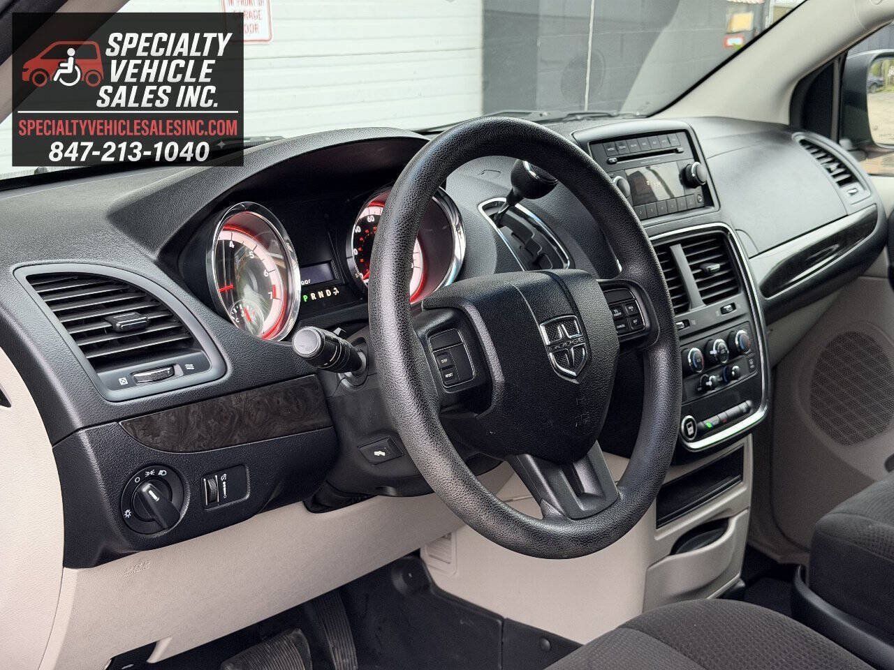 Used 2013 Dodge Grand Caravan SXT FWD image 37