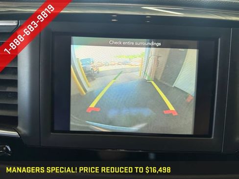 Used 2019 Chrysler Pacifica Touring-L FWD image 17