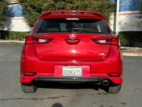 Certified 2018 Toyota Corolla iM image 10