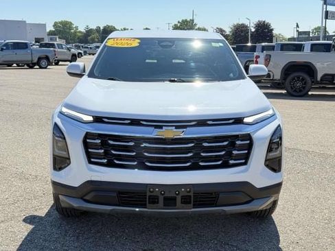 Used 2026 Chevrolet Equinox LT w/ Convenience Package II AWD/4WD image 3