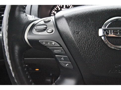 Used 2020 Nissan Pathfinder Platinum FWD image 18