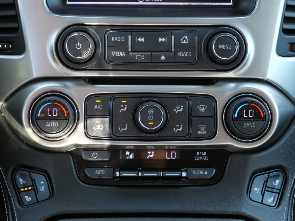 Used 2018 Chevrolet Suburban Premier AWD/4WD image 18