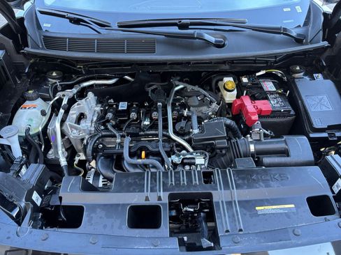 Used 2025 Nissan Kicks SV image 28