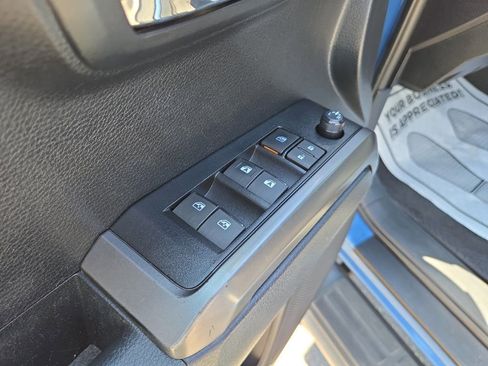 Used 2019 Toyota Tacoma TRD Off-Road image 13