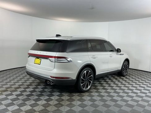 Used 2025 Lincoln Aviator Reserve w/ Equipment Group 201A image 5