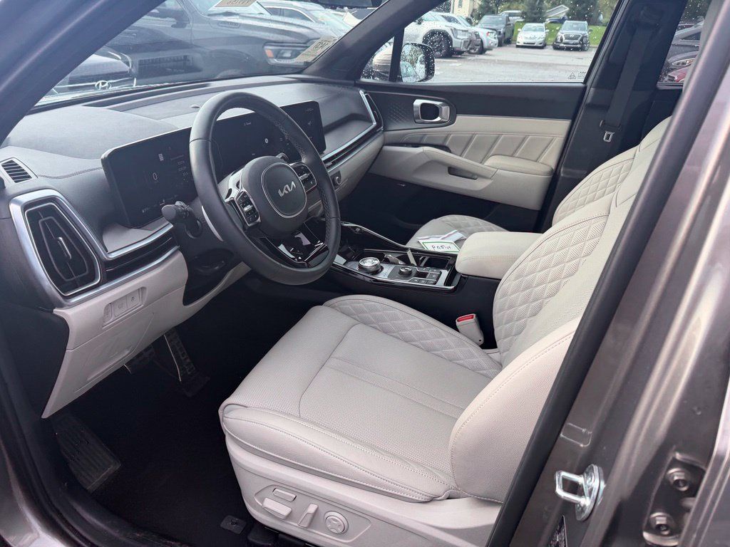 Used 2025 Kia Sorento SX Prestige AWD/4WD image 5