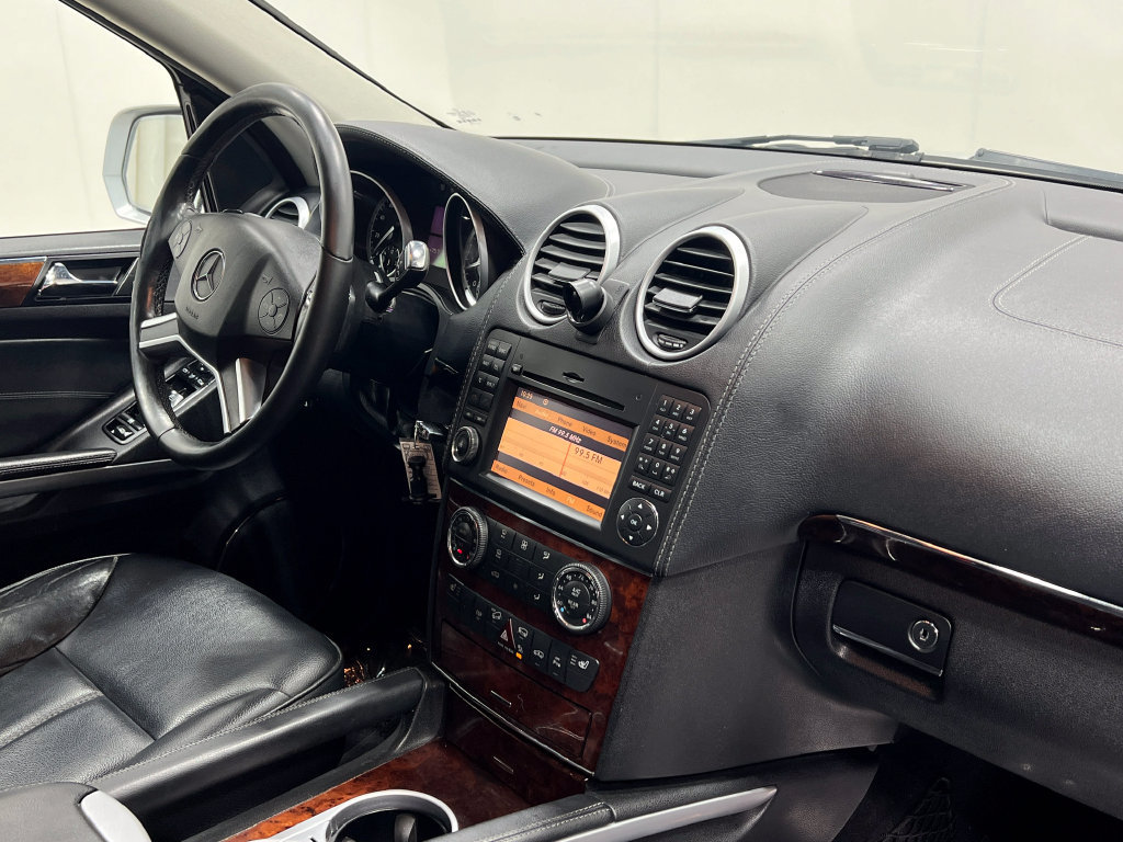 Used 2010 Mercedes-Benz GL 450 4MATIC image 19