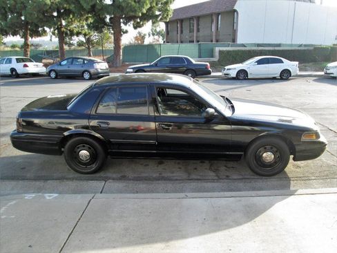 Used 2011 Ford Crown Victoria Police Interceptor image 1