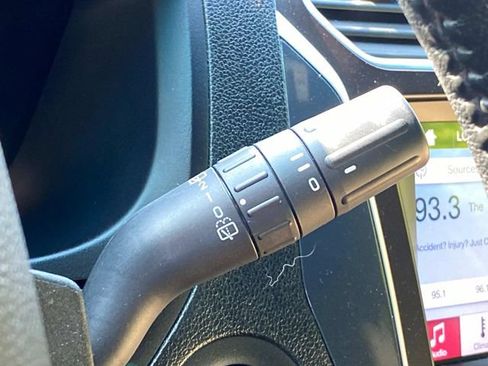 Used 2017 Ford Explorer Limited FWD image 23
