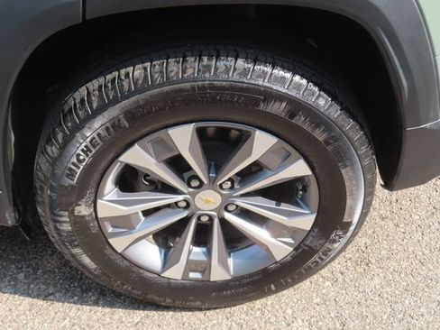 Used 2025 Chevrolet Equinox LT w/ Convenience Package II AWD/4WD image 14