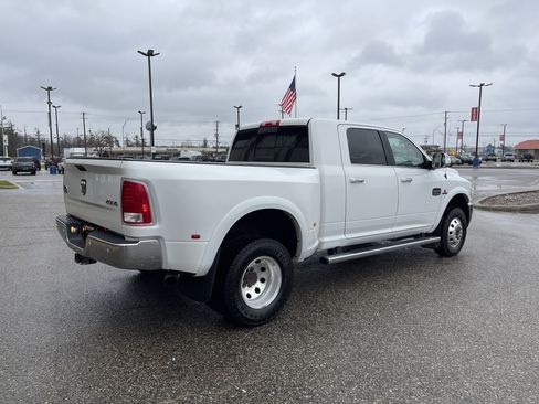 Used 2017 RAM 3500 Laramie Longhorn image 3