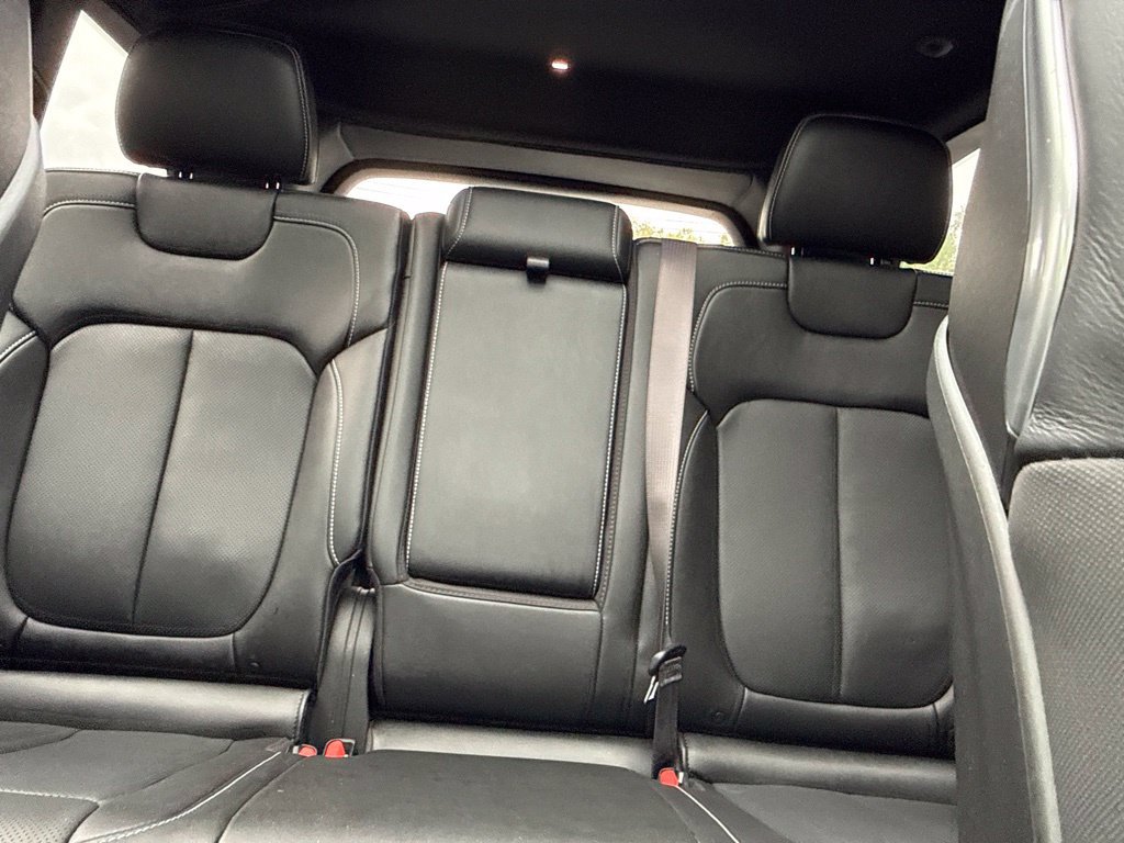Used 2023 Jeep Grand Cherokee Overland w/ Luxury Tech Group IV AWD/4WD image 24