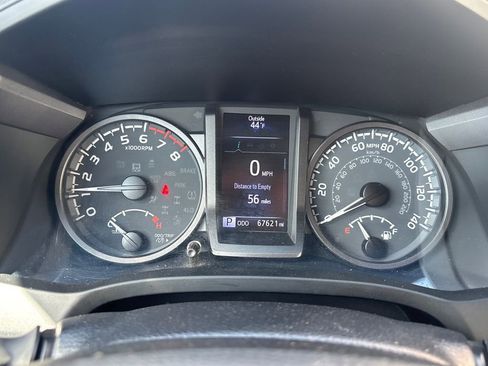 Used 2022 Toyota Tacoma TRD Off-Road AWD/4WD image 23