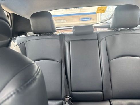 Used 2022 Toyota Prius XLE FWD image 18