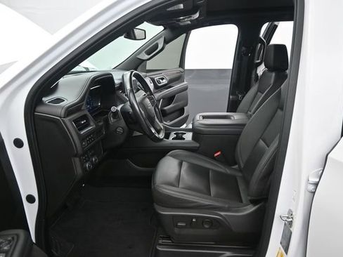 Used 2022 Chevrolet Tahoe Z71 w/ Luxury Package AWD/4WD image 13