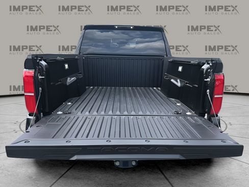 Used 2025 Toyota Tacoma TRD Sport AWD/4WD image 28