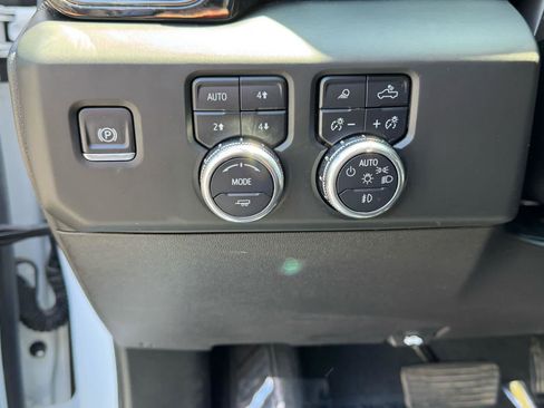 Used 2024 GMC Sierra 1500 AT4 w/ AT4 Preferred Package AWD/4WD image 33