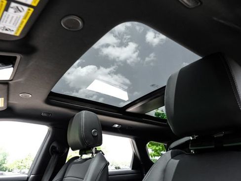 New 2026 Land Rover Range Rover Evoque Hoxton AWD/4WD image 5