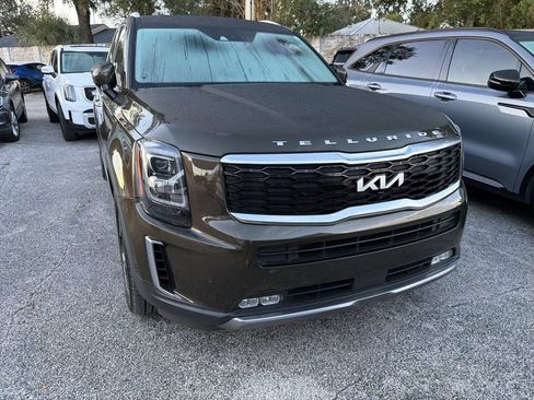 Certified 2022 Kia Telluride SX w/ Towing Package FWD image 5