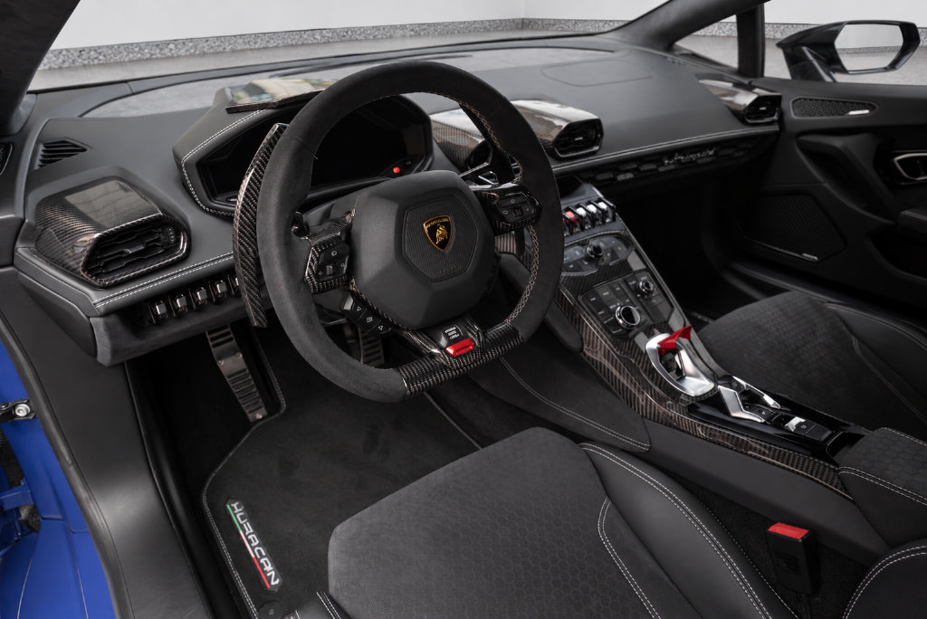Used 2017 Lamborghini Huracan LP 610-4 AWD/4WD image 22