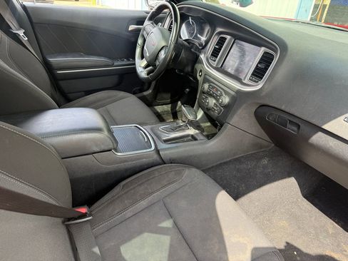 Used 2020 Dodge Charger SXT image 4