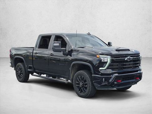 Used 2025 Chevrolet Silverado 2500 LT w/ Trail Boss Package AWD/4WD image 3