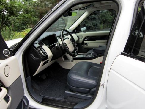 Used 2019 Land Rover Range Rover Supercharged image 5